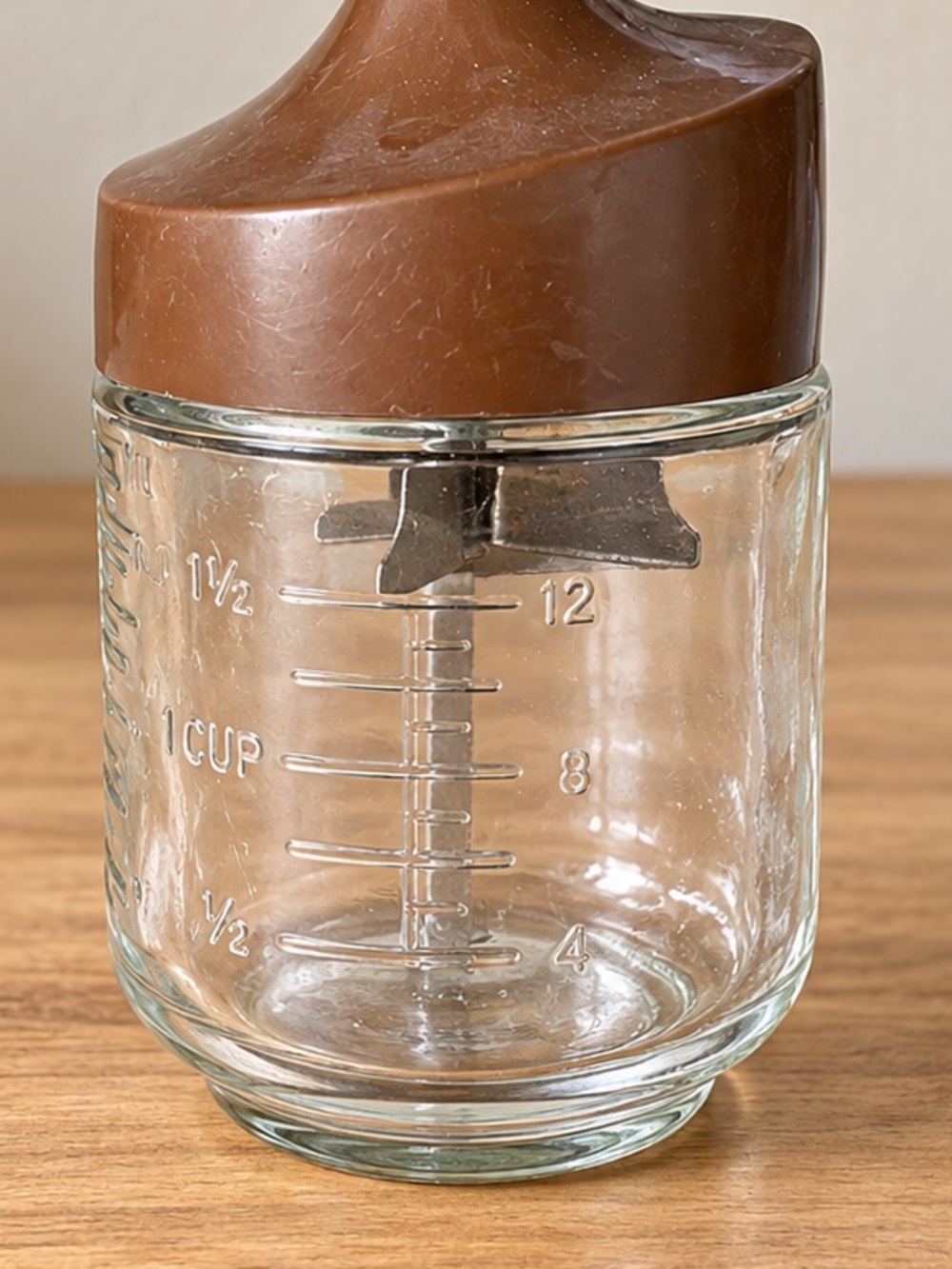 Vintage 1960s Gemco Brown Vegetable Chopper